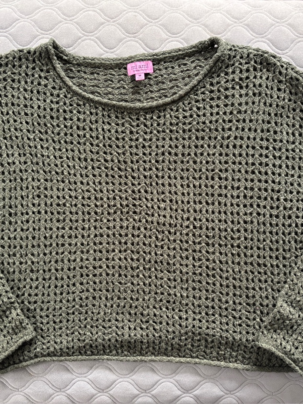 Mi Ami for Francesca’s Coleen Open Gauge Sweater, Size Medium